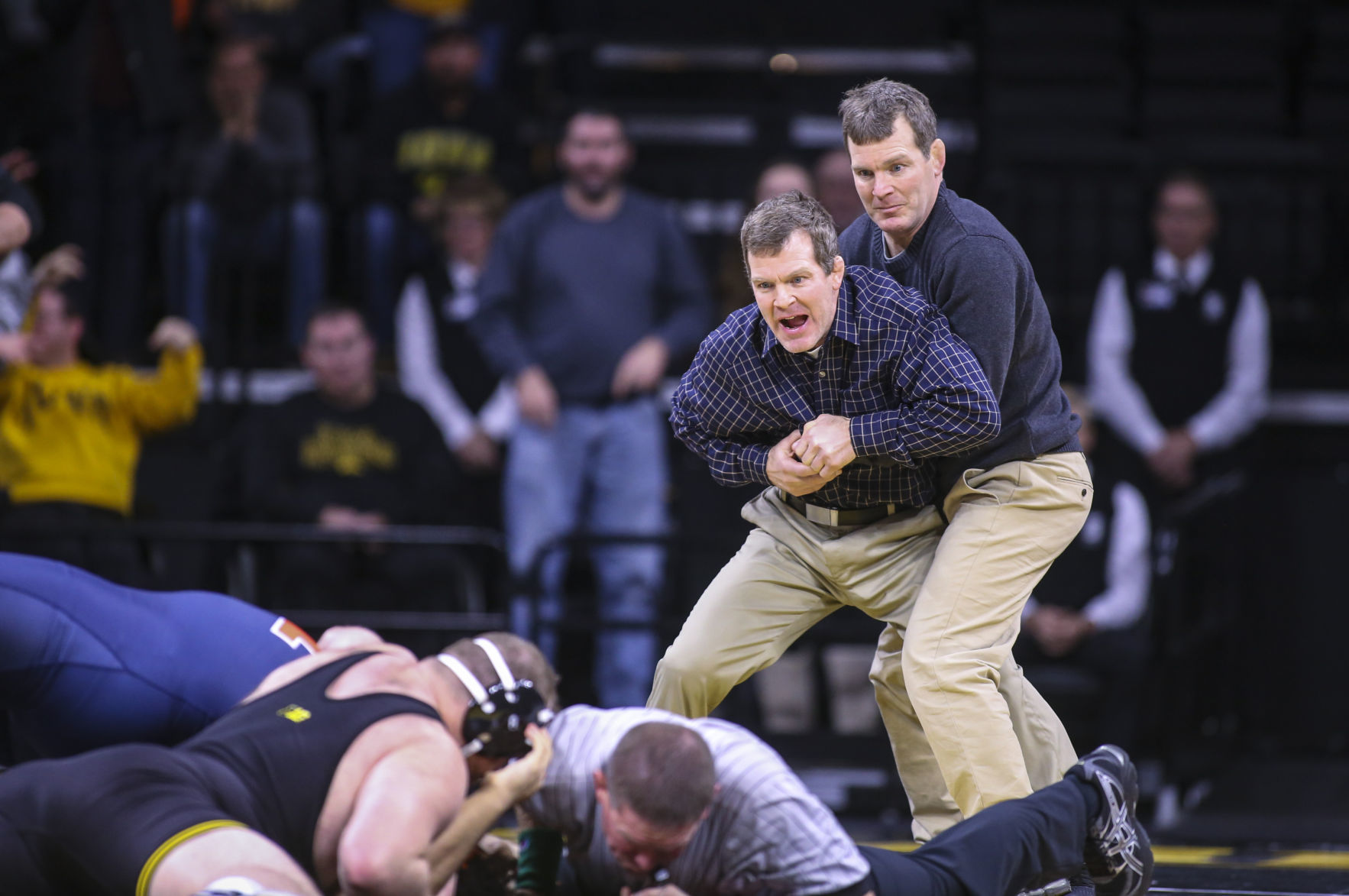 120117-IOWA-WRESTLING-002